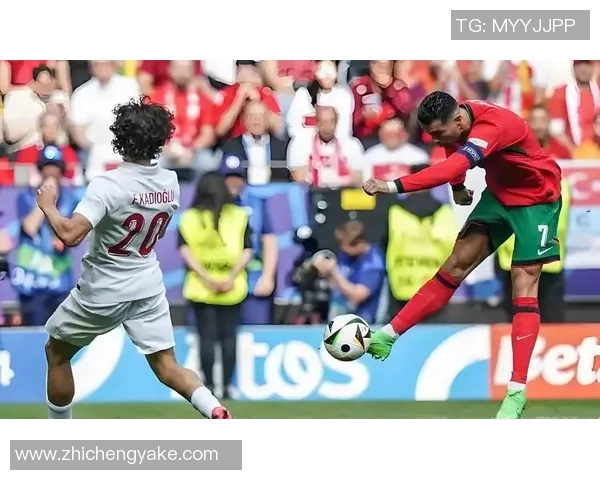 捷克足球明星在场上各司其职展现风采与实力的精彩解析